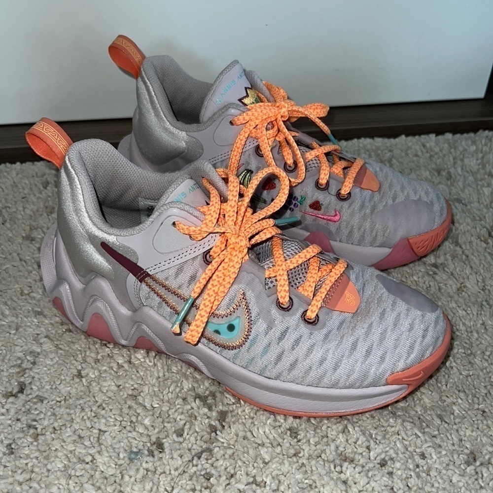 Nike Giannis Immortality EP Force Field Super Smoothie Size 3.5 kids - Picture 1 of 10
